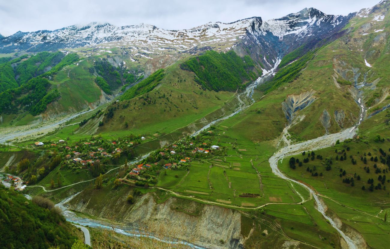 Il Caucaso è una regione montuosa della Georgia.