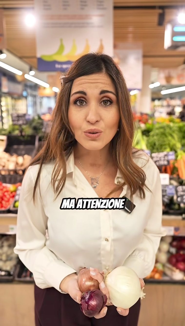 La nutrizionista Rita Amore ha incluso le cipolle nella lista di verdure da evitare in dieta chetogenica.