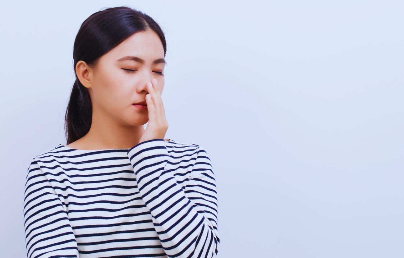 Toccarsi il naso ha diversi significati secondo la psicologia.