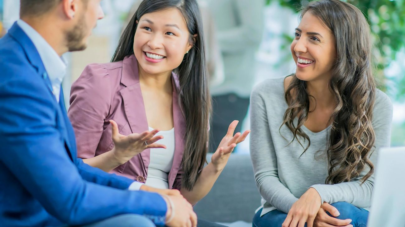 Perché parliamo degli altri