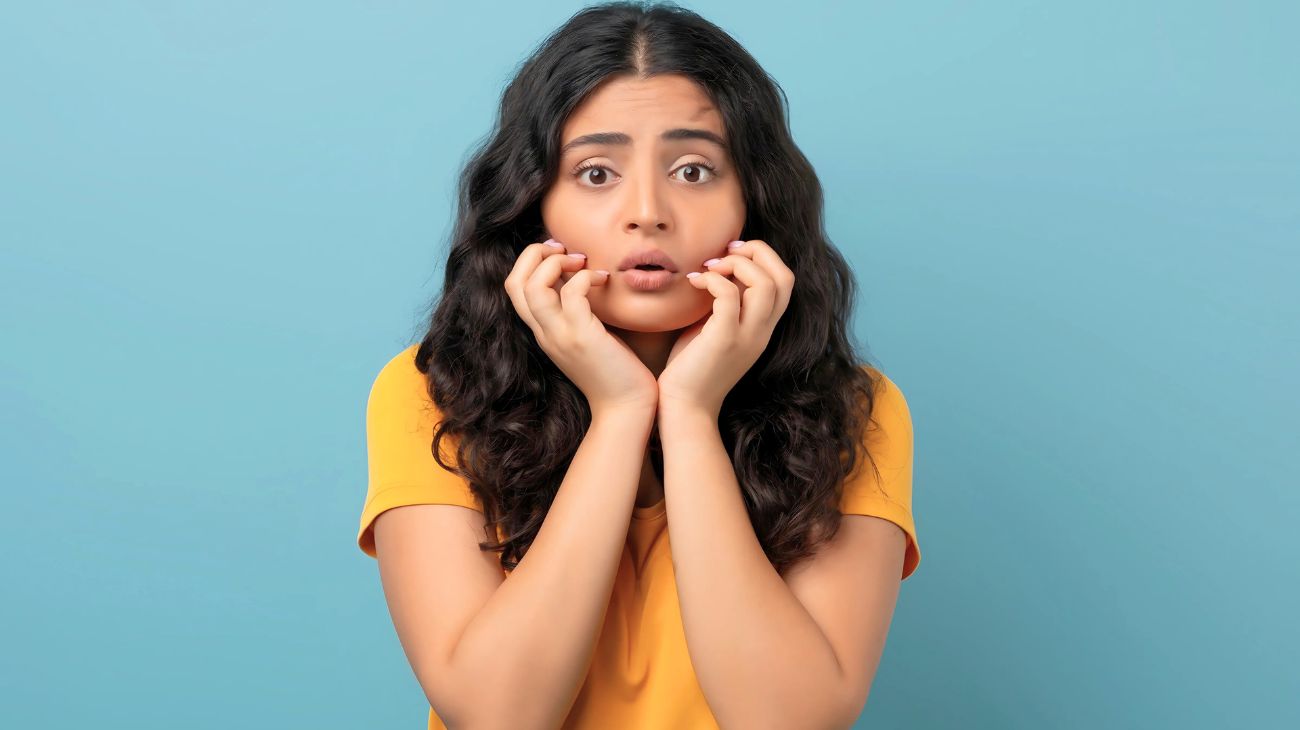 Toccare il viso da nervosi