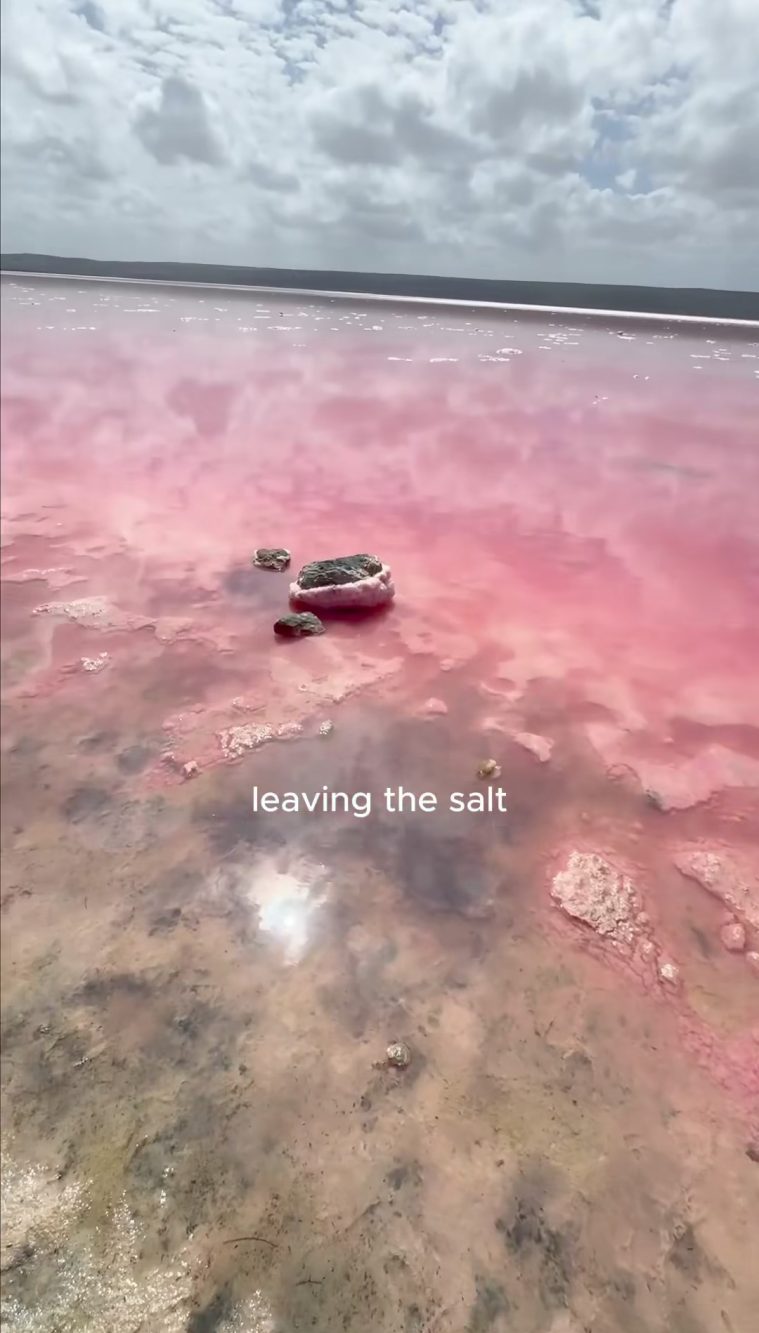 Una vista del lago rosa in Australia.