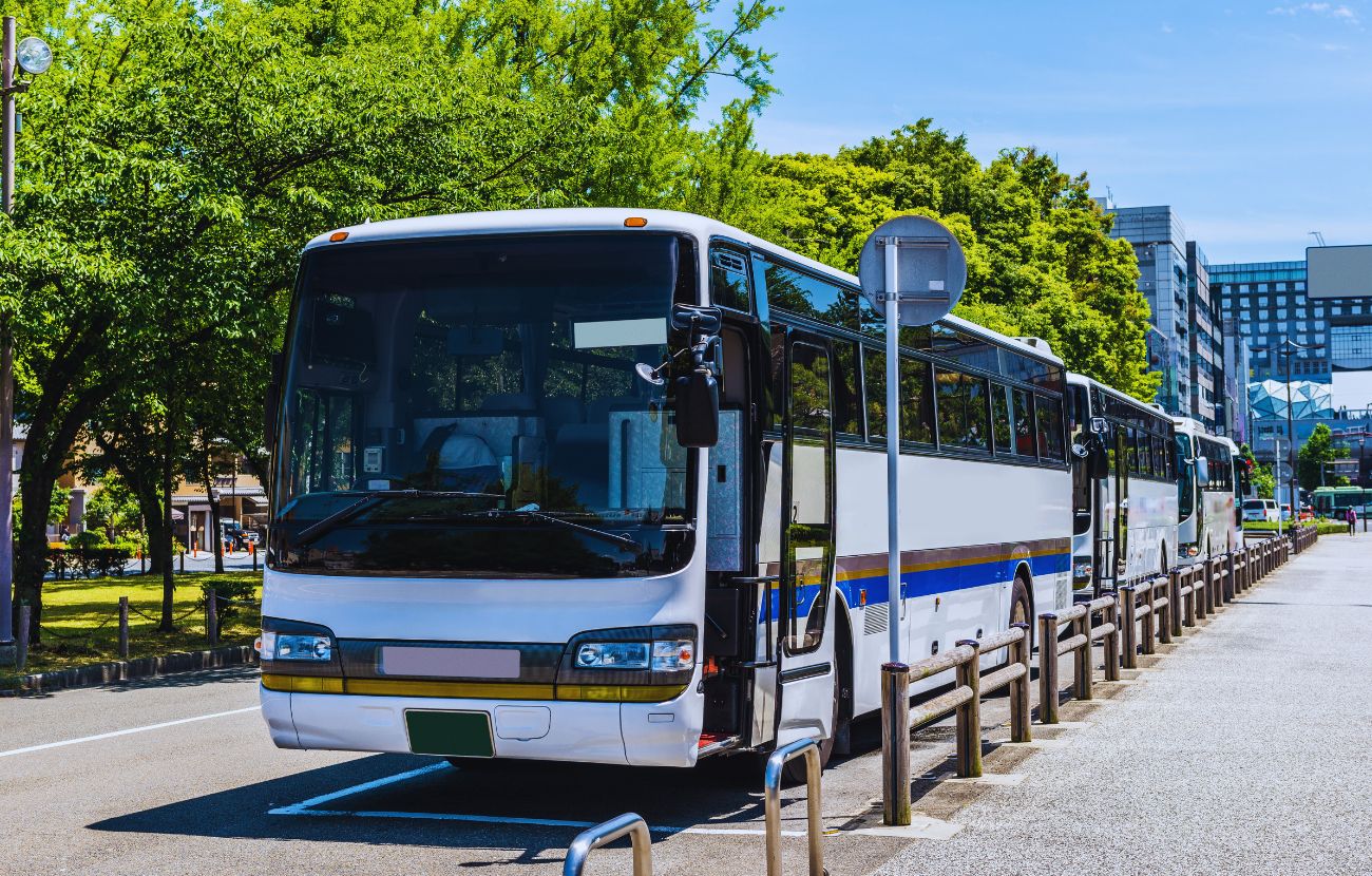 Un autista di autobus in Giappone è stato licenziato dopo 29 anni di servizio per aver intascato l'equivalente di 7€ e non averlo messo nelle casse dell'azienda.