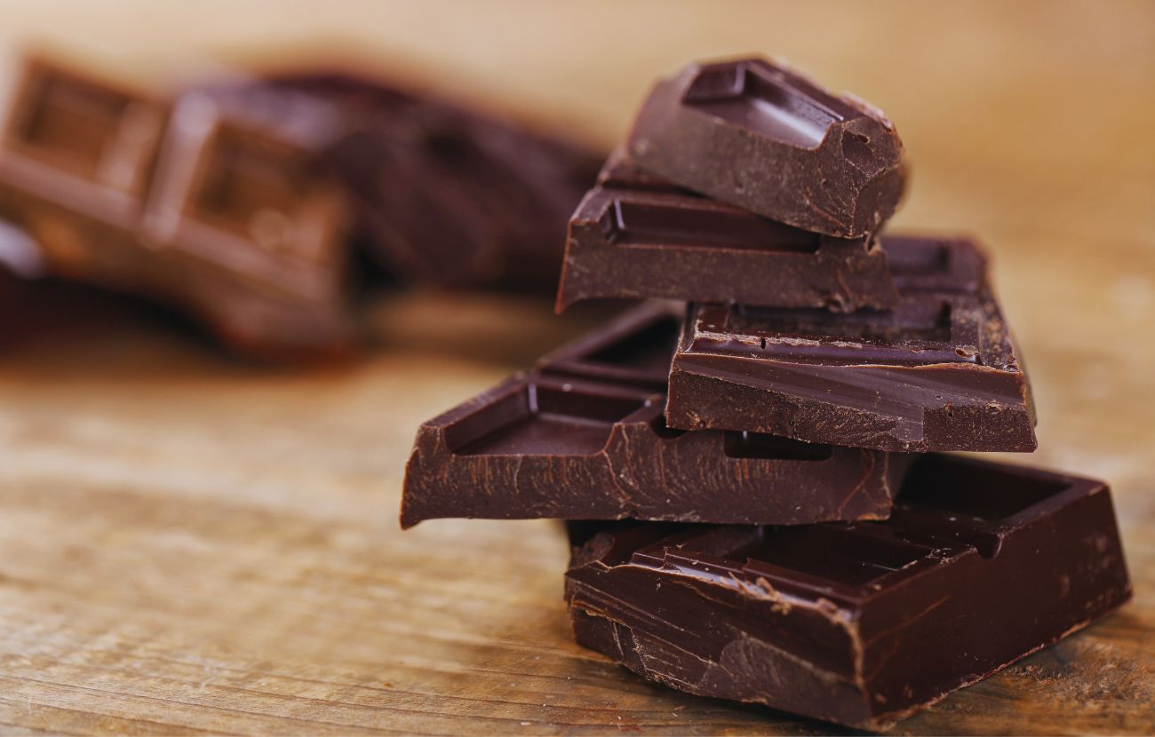 Il cioccolato fondente fa parte dei cibi preferiti dalle persone intelligenti.