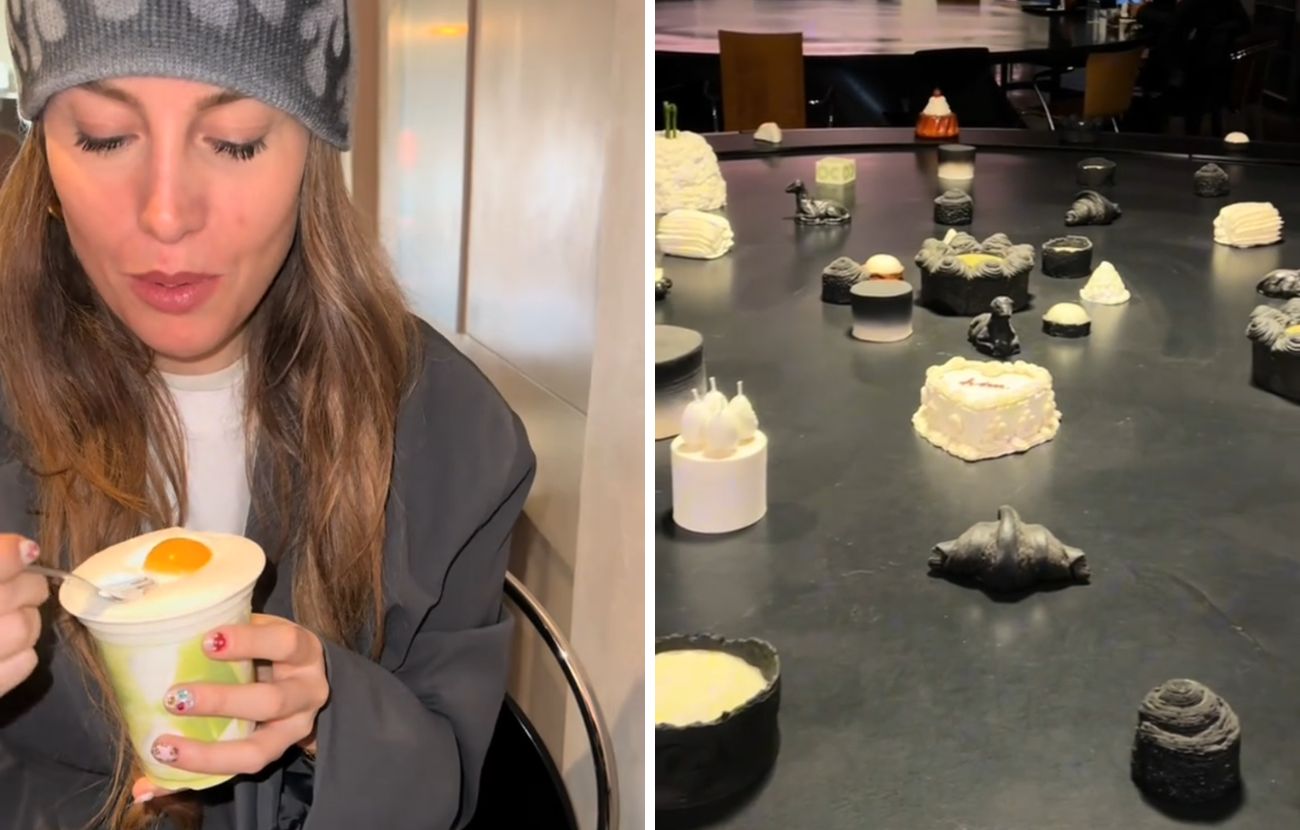 A sinistra il latte matcha, a destra alcuni dei dolci presenti sull'enorme tavolo al centro della sala principale della pasticceria.