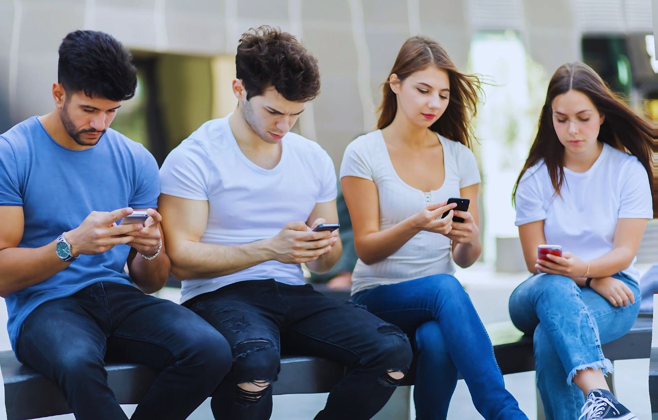 Il ghosting non è sempre maleducazione: a volte è paura del rifiuto e senso di inadeguatezza.