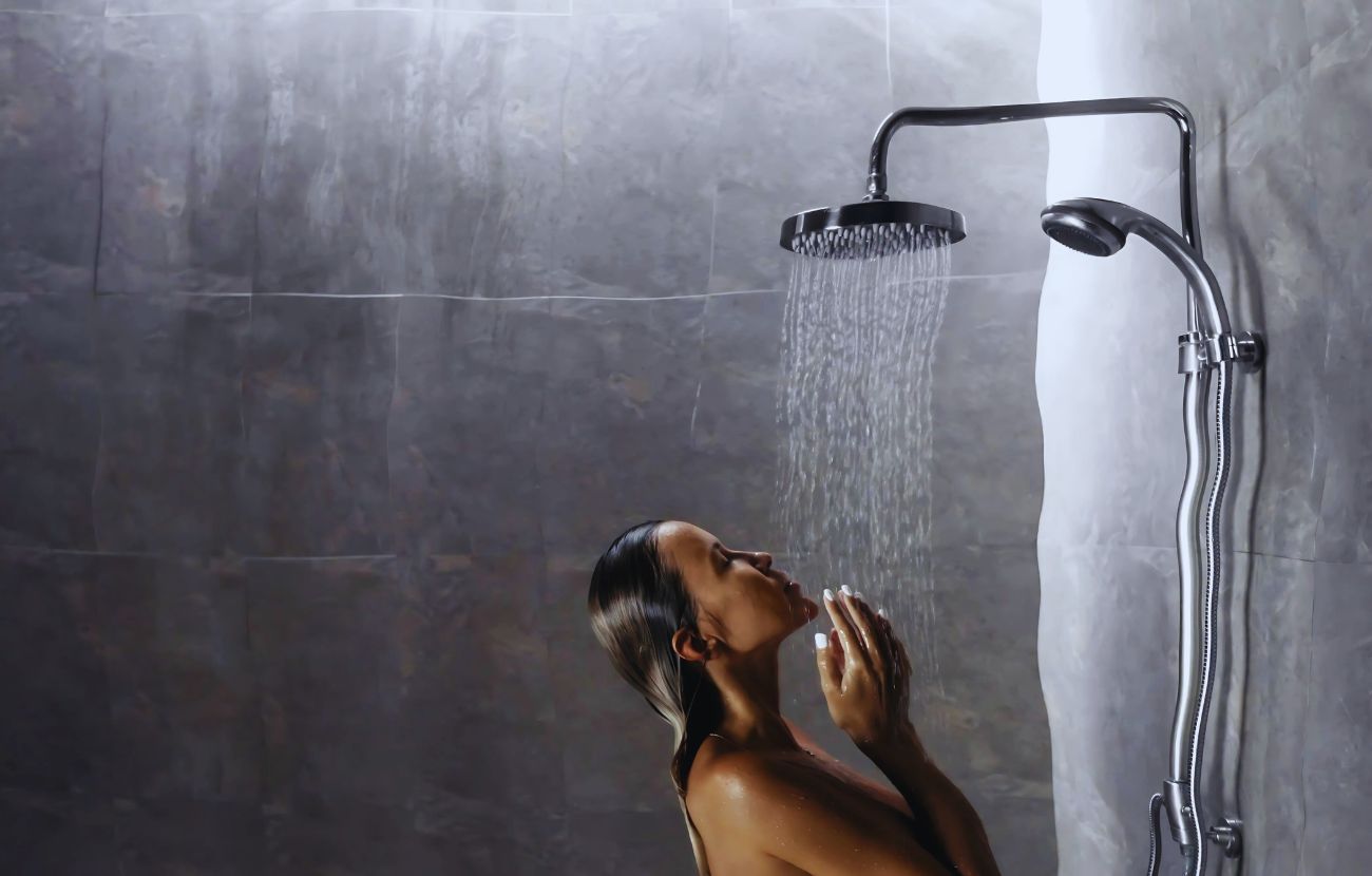La sensazione è che nei paesi mediterranei e dal clima caldo la doccia quotidiana sia quasi irrinunciabile: in quelli nordici se ne fa a meno.