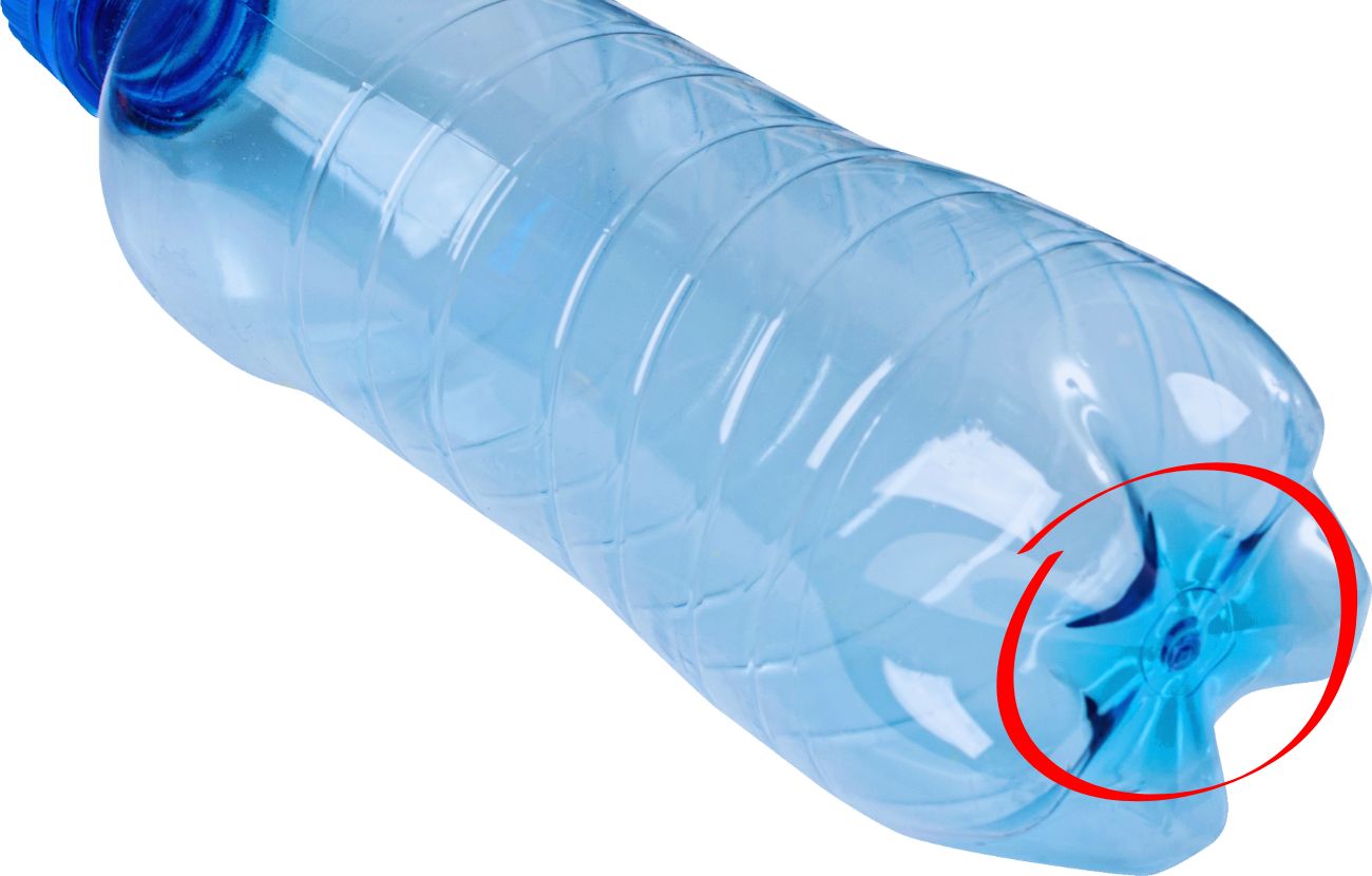 Le bottiglie di plastica hanno un fondo a 'petali' per un motivo molto preciso.