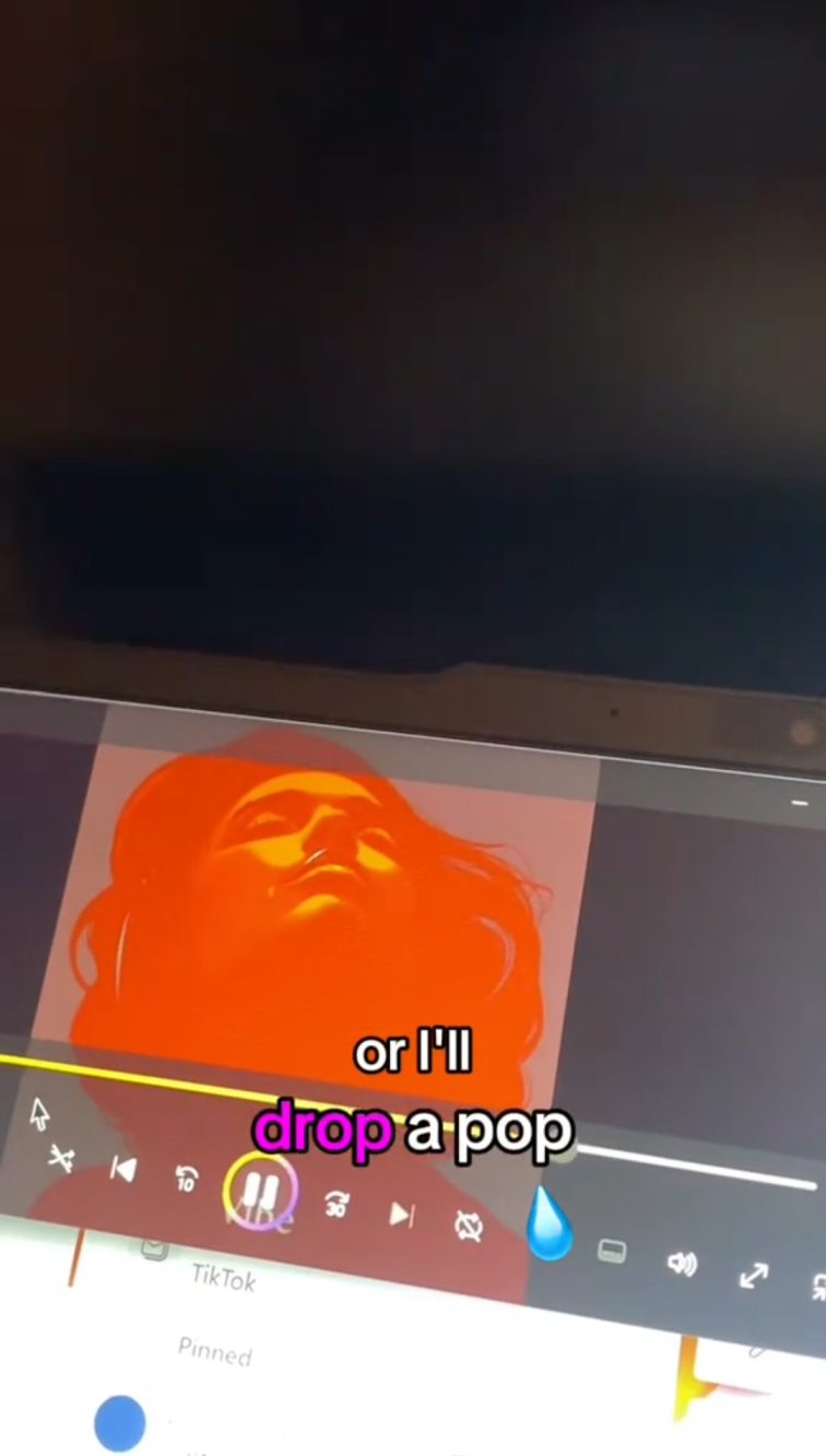 La studentessa ha riprodotto il file audio inviatole dal professore, facendolo sentire al popolo su TikTok