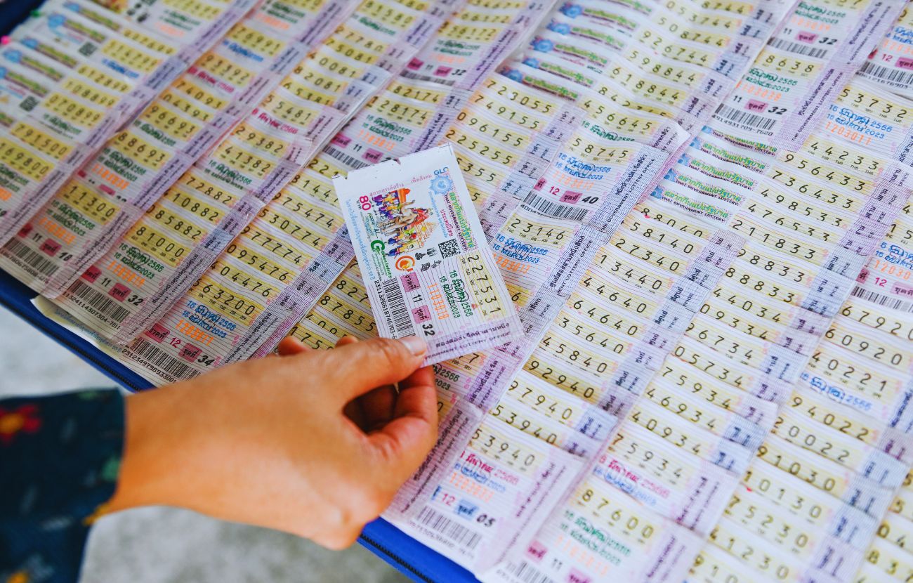 L'uomo ha vinto alla Lotteria ma non ha controllato il biglietto perché "non credeva" di aver vinto realmente.