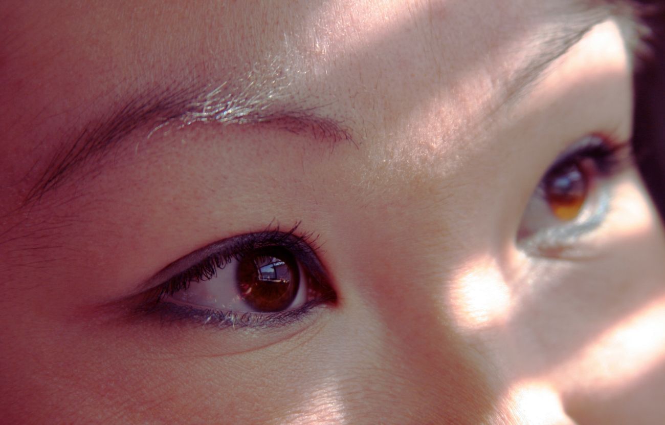 Alcune popolazioni asiatiche hanno gli occhi a mandorla per via del clima sfavorevole, freddo e ventose, di alcune zone interne dell'attuale Cina 