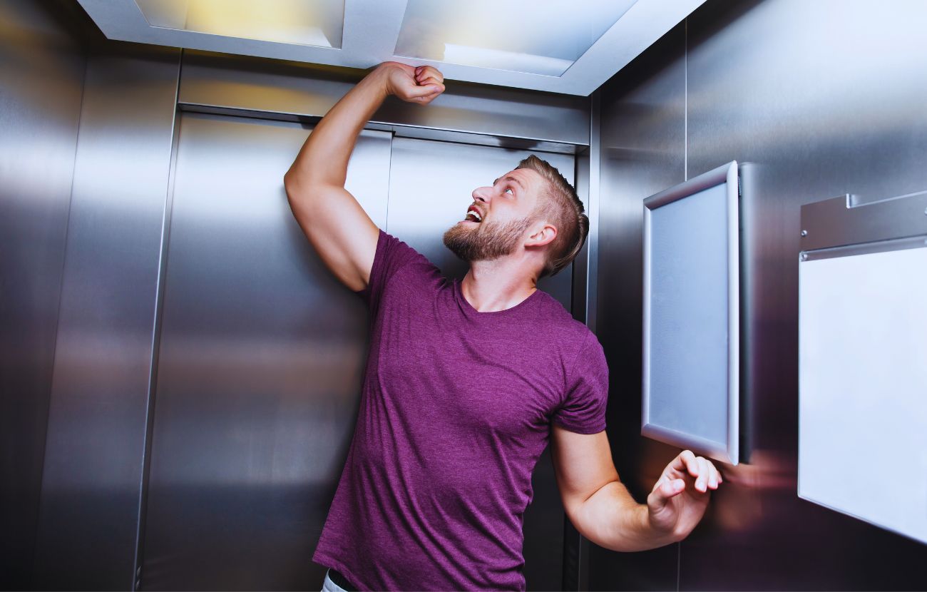 Dal comportamento di una persona in ascensore si può dire molto circa la sua personalità.