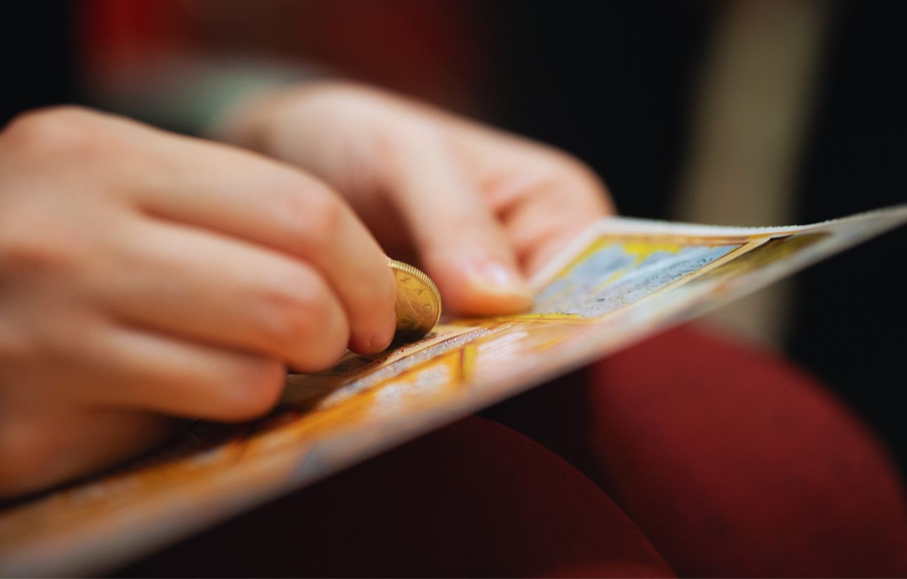 Un uomo statunitense del Maryland si è assicurato per la terza volta una vincita alla Lotteria a sei cifre, suscitando certamente tanta invidia.