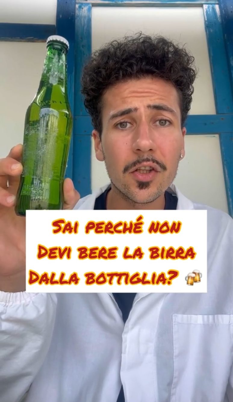 L'esperto di sicurezza alimentare è sicuro: la birra non va bevuta dalla bottiglia, per diversi motivi.