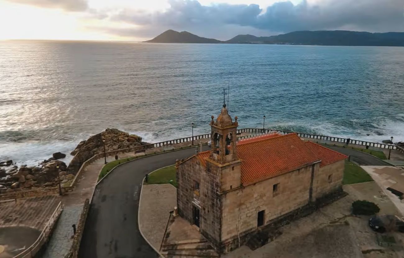 Una veduta dall'alto di Praia do Son. Credits: dr-one filmación con drone - youtube.com