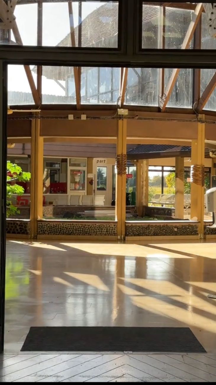 Uno scorcio dell'aeroporto senza controlli di sicurezza