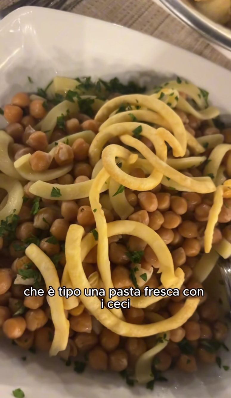 Ciceri e tria, un piatto non semplicissimo da trovare oggigiorno in Puglia.