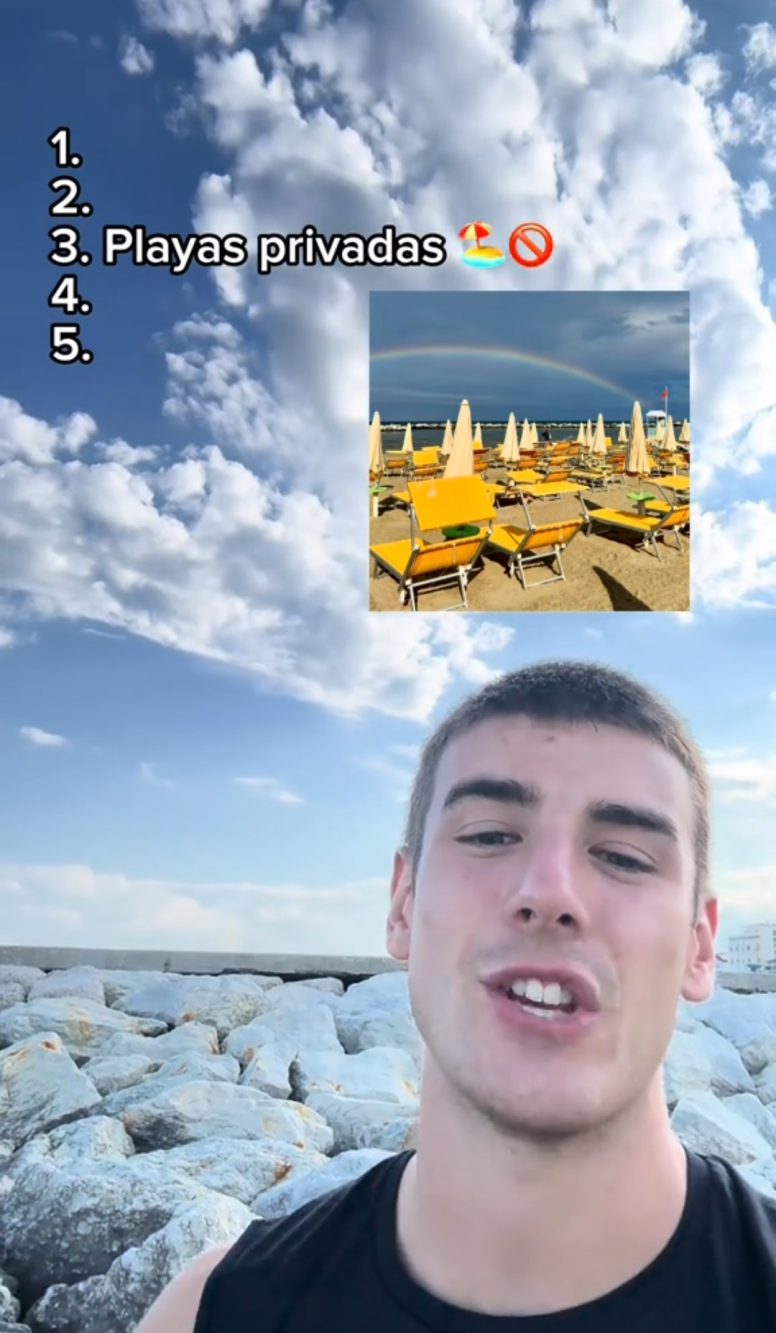 Il concetto di spiaggia privata ha sorpreso molto il tiktoker spagnolo