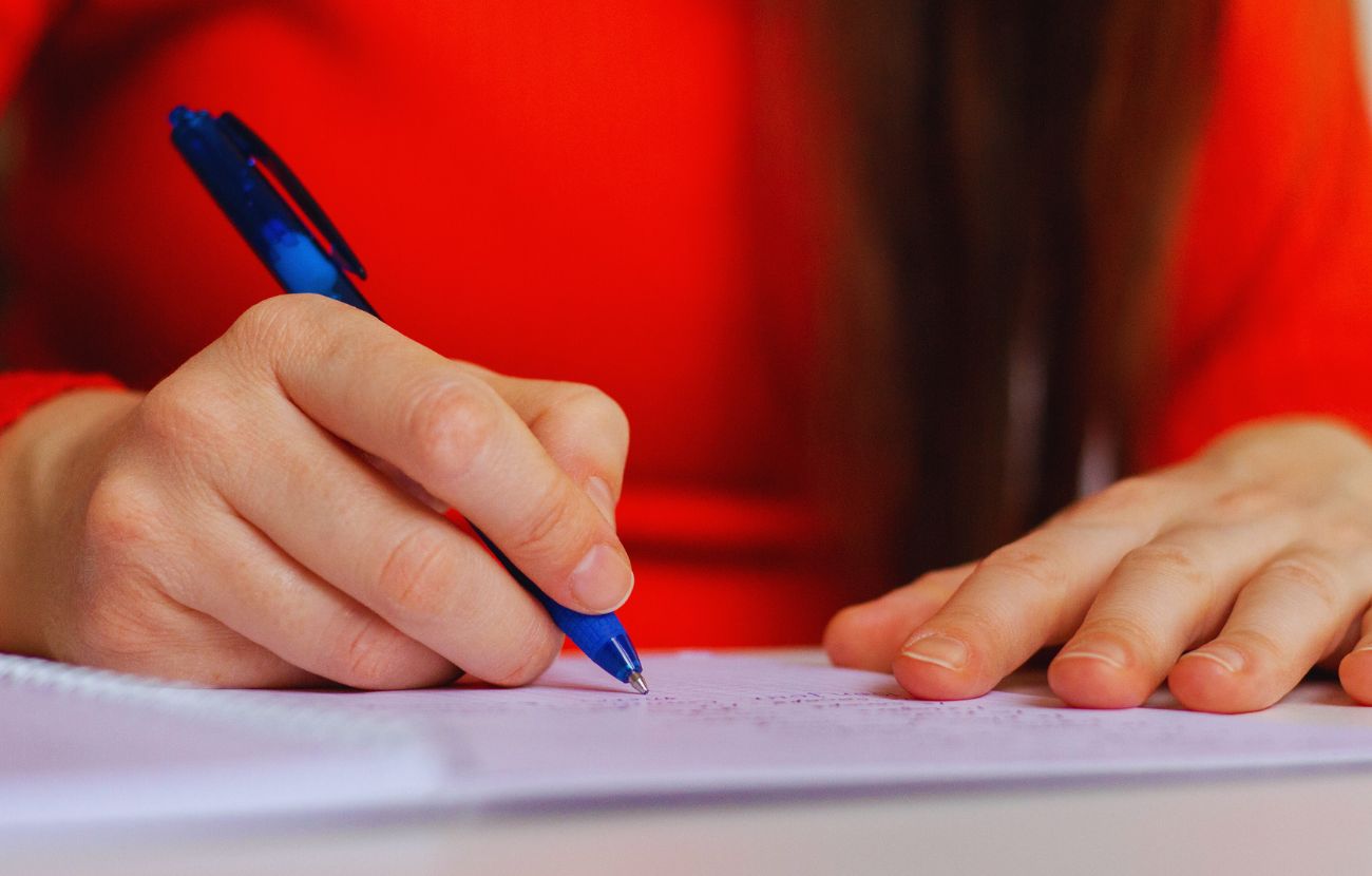 La grafologia studia come le persone scrivono a mano