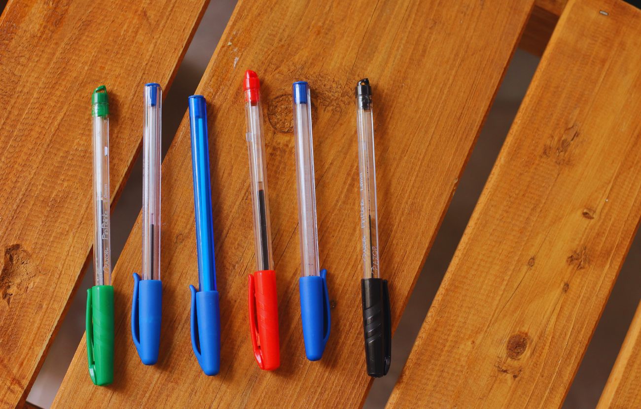 Probabilmente anche tu hai decine di penne biro che non usi più o che non scrivono più