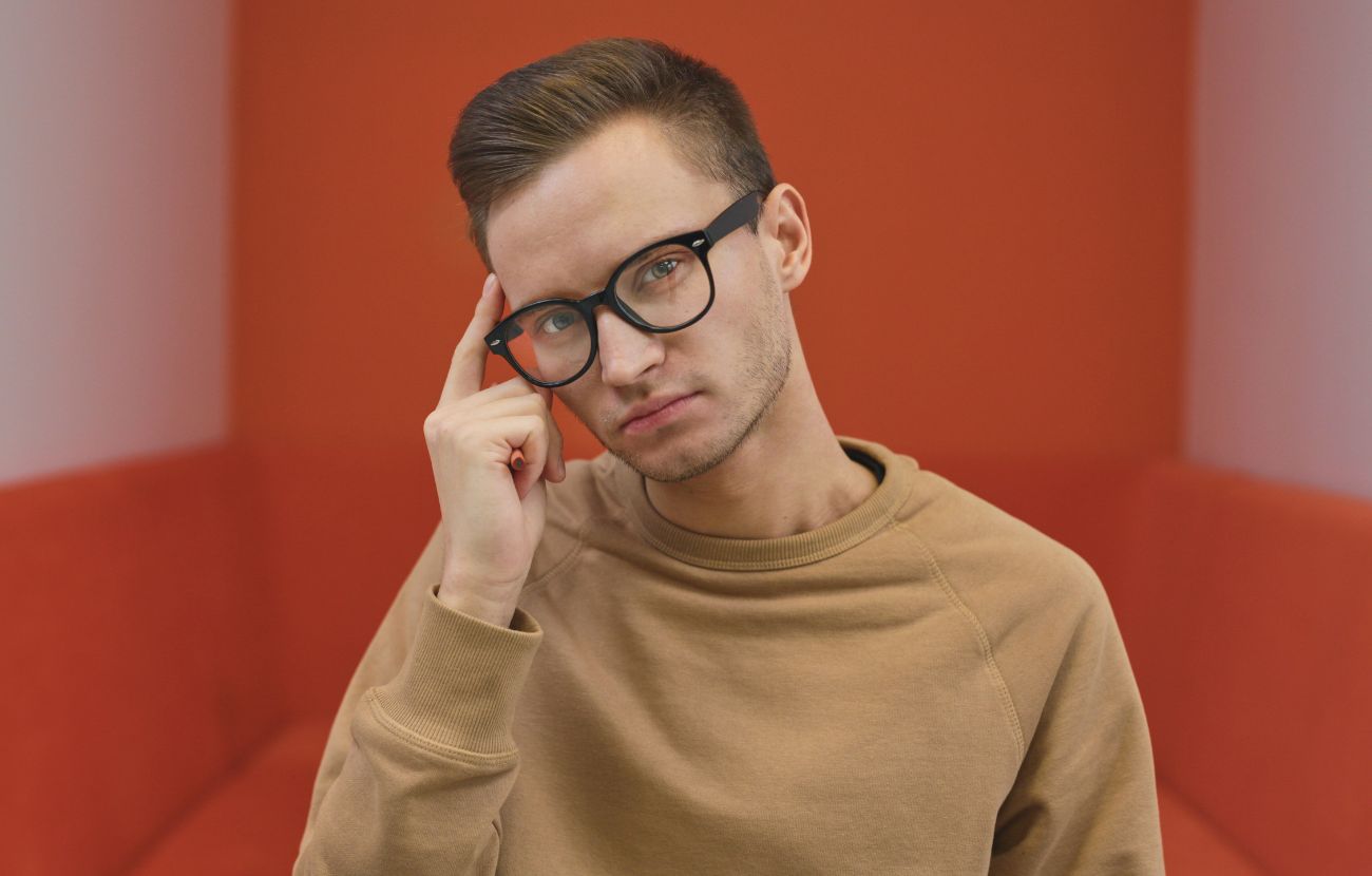 Ci sono alcuni segnali che certificano come una persona, pur non avendo un Quoziente Intellettivo altissimo, sono molto intelligenti.