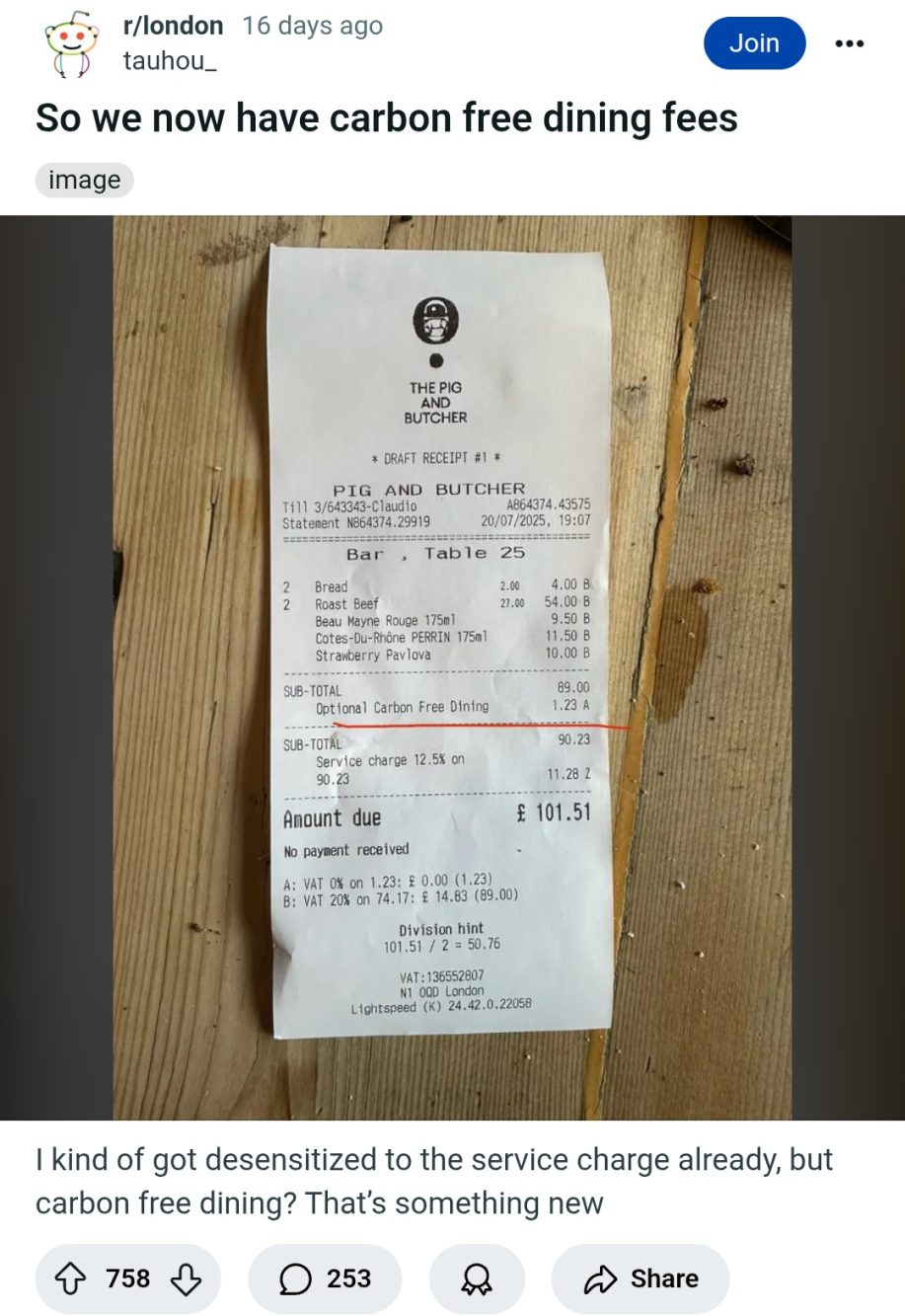 Lo scontrino con la "tassa del carbone opzionale" aggiunta in un noto ristorante di Londra