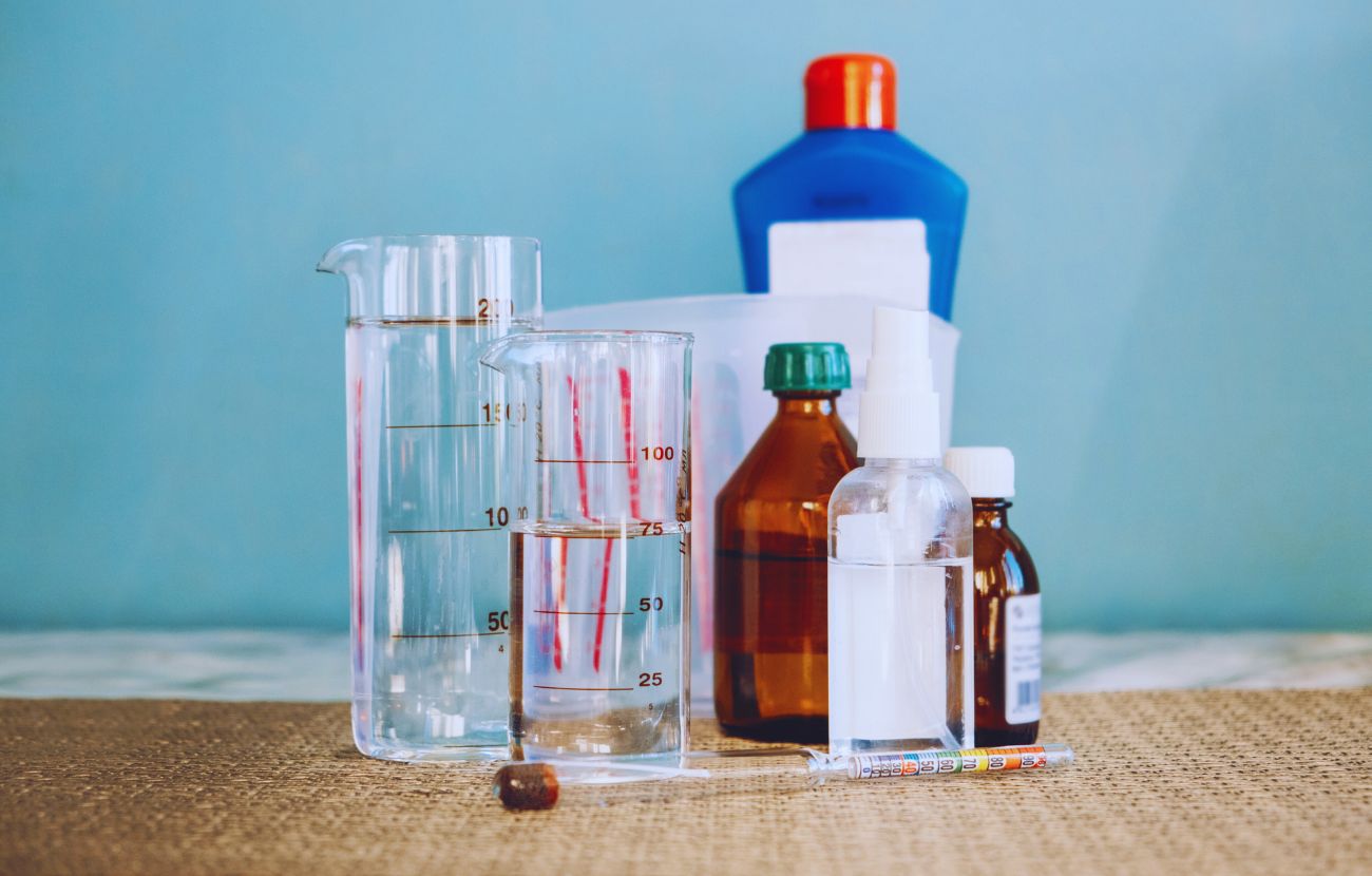 L'acqua ossigenata ha diversi utilizzi oltre a quello classico di disinfettare le ferite.