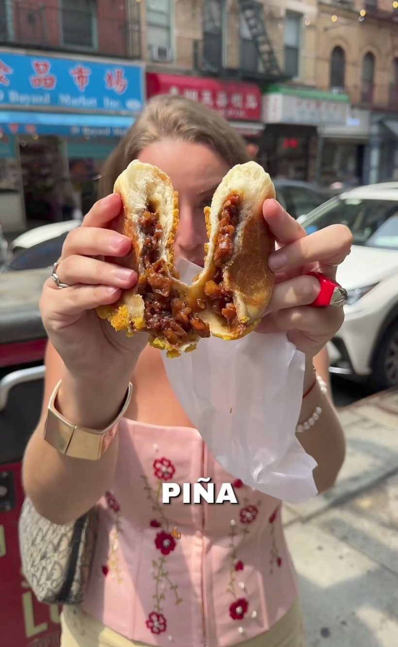 Il bao con ananas e carne di maiale a Chinatown è uno dei cibi più virali di New York al momento