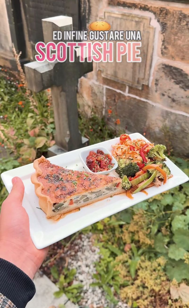 La Scottish Pie è senza dubbio un piatto iconico del ristorante all'interno del cimitero di Edinburgo