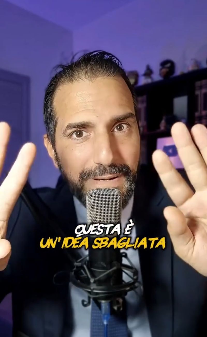 La convinzione che solo i passeggeri seduti sui sedili anteriori debbano indossare la cintura di sicurezza è errata.