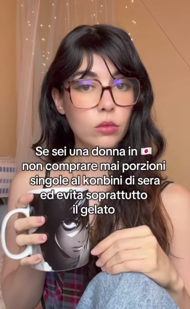 Cynthia ha spiegato perché comprare porzioni singole in Giappone attira gli stalker,
