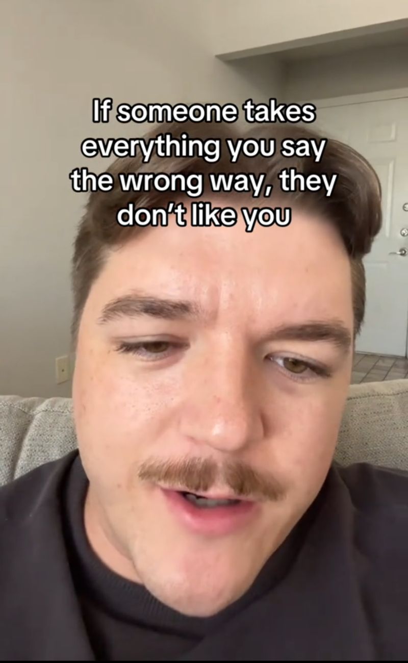 Il tiktoker ha parlato del significato dei continui fraintendimenti da parte di una persona.