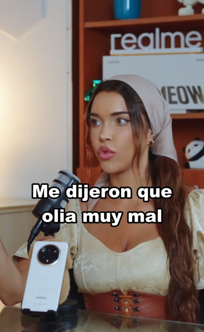 In pratica, la content creator si è sentita dire che non poteva provare la gonna perché aveva un odore corporeo troppo forte.