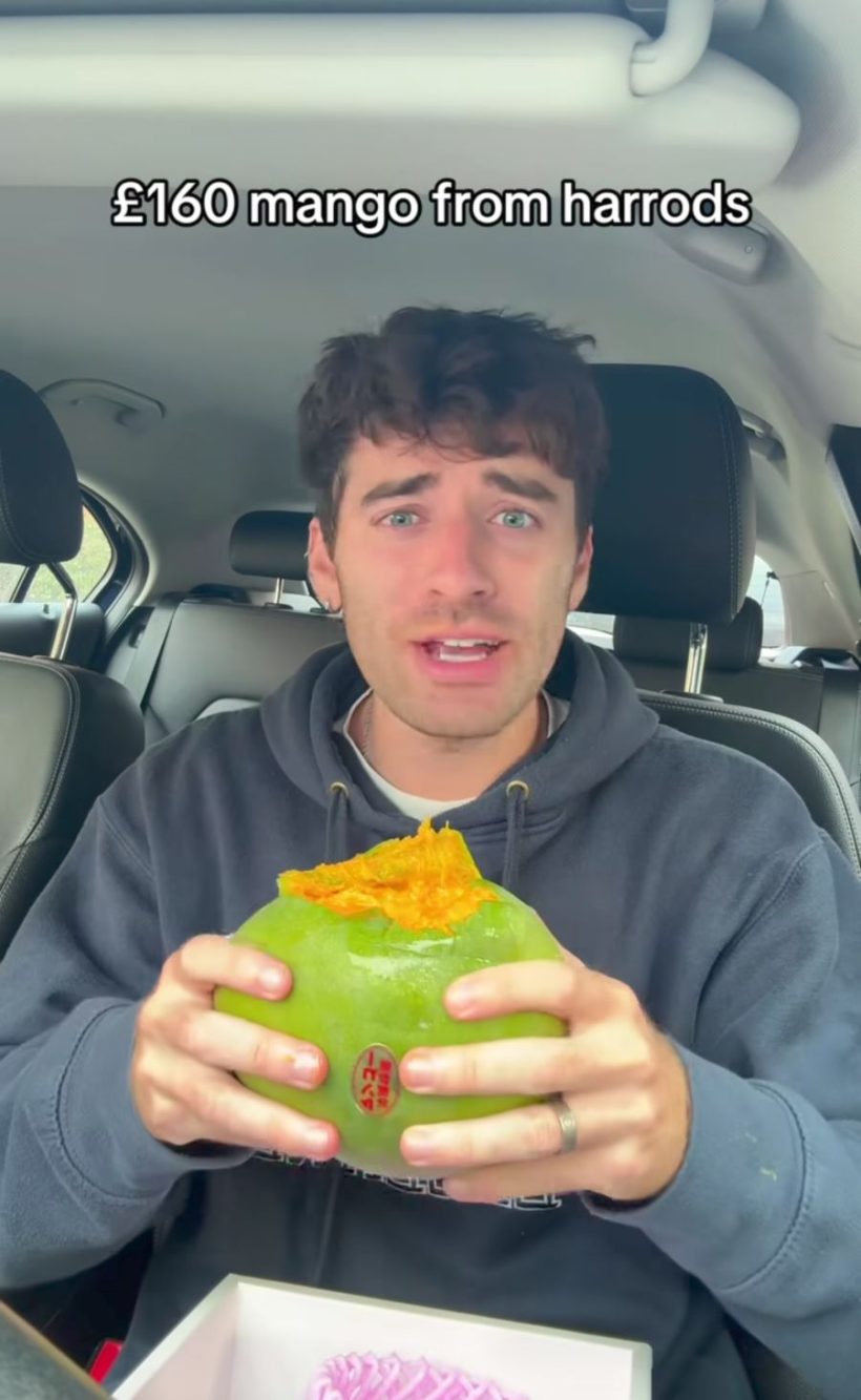 Sellitto ha mangiato il mango senza lavarlo né sbucciarlo.