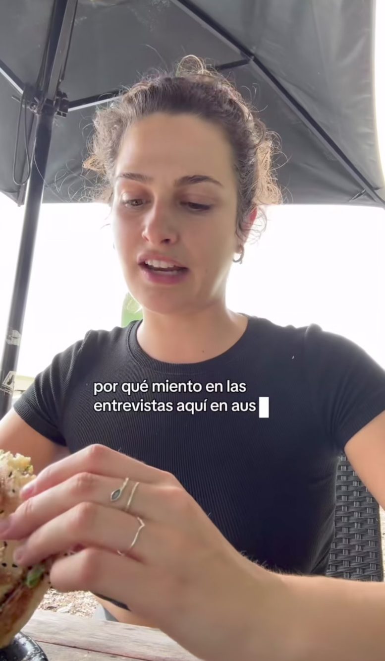 Laura ha ammesso che mente spesso ai colloqui di lavoro in Australia.