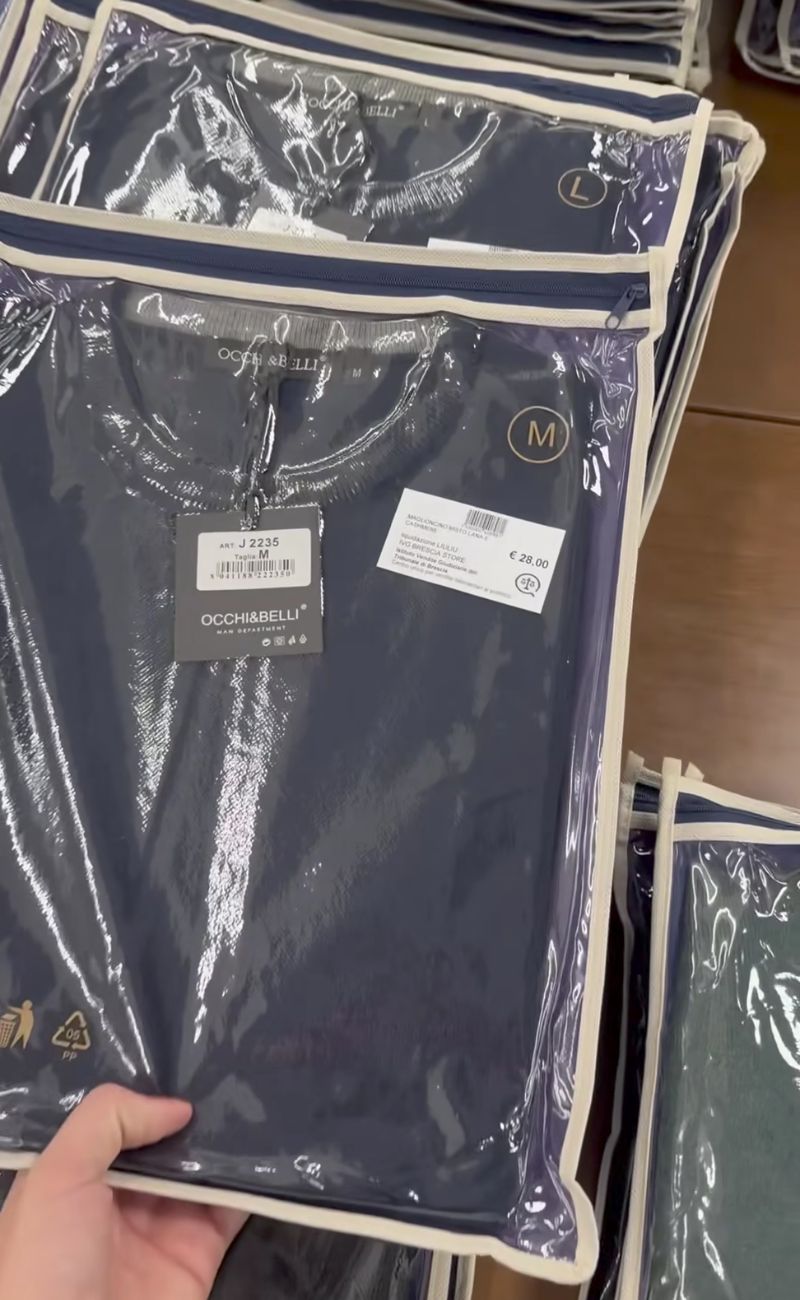 Non solo tazzine, piatti e bicchieri: ci sono anche beni di abbigliamento