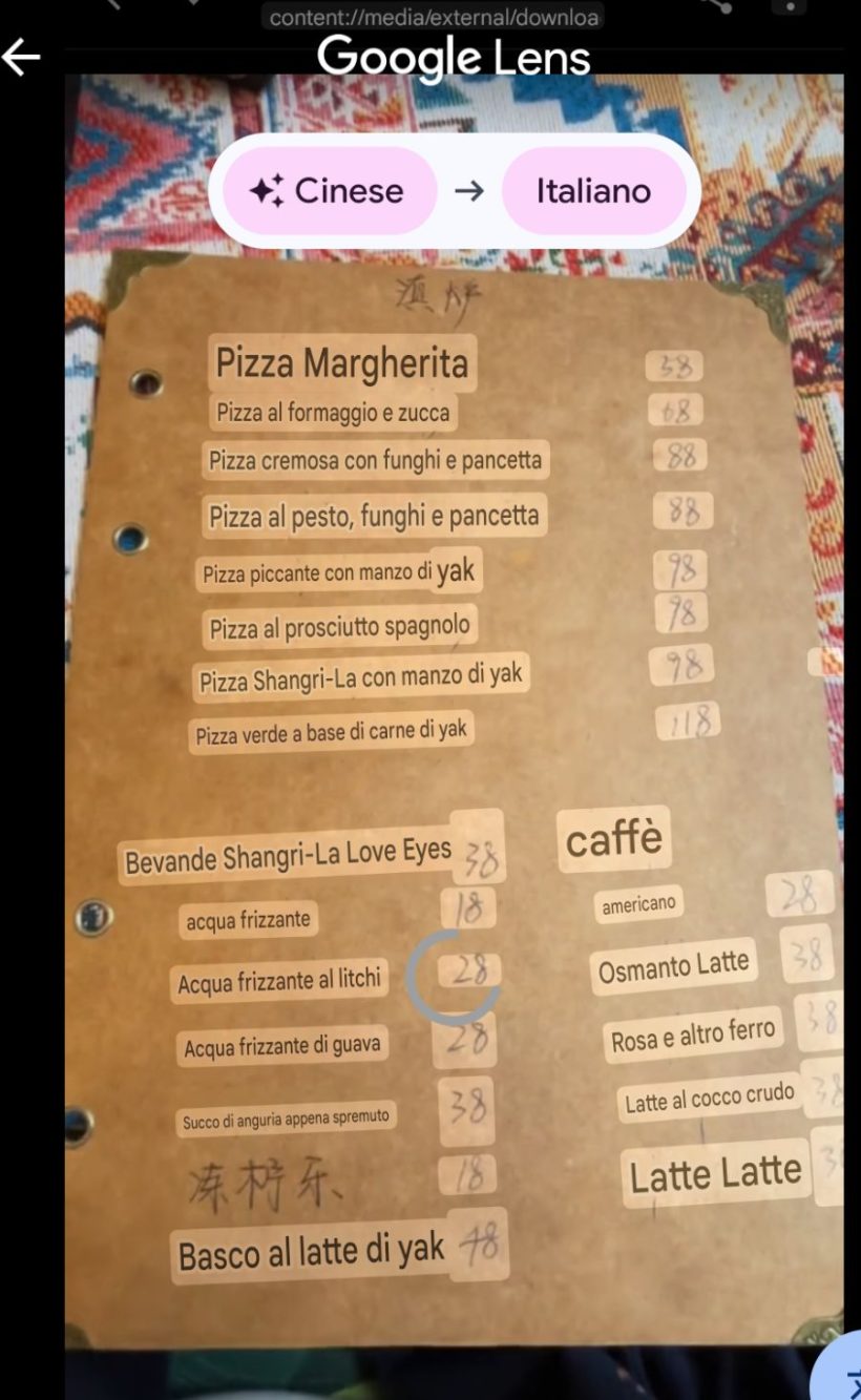 Ci perdonerete lo screen molto artigianale, ma questa è la traduzione del menù cinese (curiosità: la pizza con salame piccante non compare)