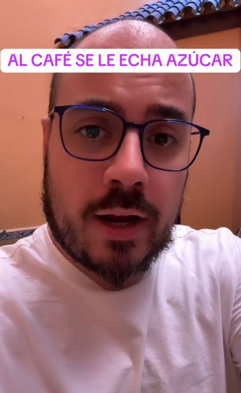 "Nel caffè ci vuole lo zucchero", ne è convinto il content creator spagnolo.