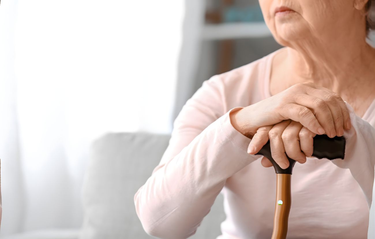 Le donne vivono più a lungo degli uomini e l'ennesima conferma arriva dalle rispettive top 10