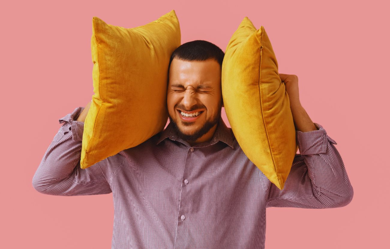 Molte persone provano fastidio puro quando qualcuno tocca i loro oggetti