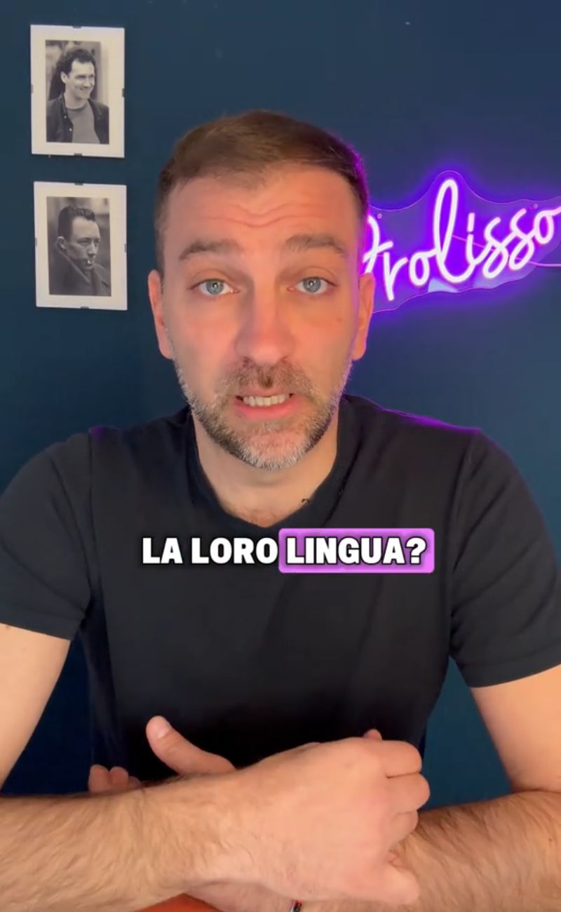 Andrea Passador, linguista e divulgatore, ha dedicato un video alla scarsa sopportazione dei francesi verso chi parla la loro lingua senza averla studiata.