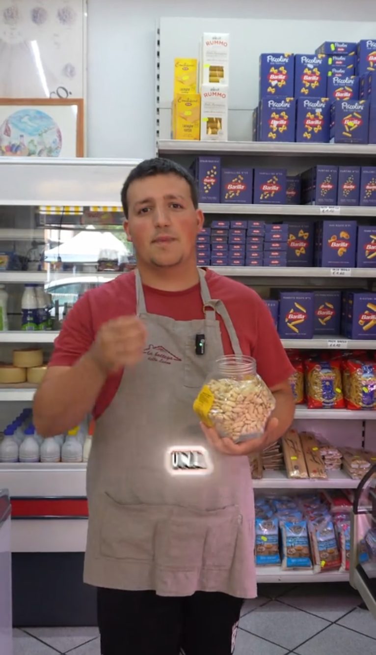 Il salumiere ha invitato a prestare attenzione alle mandorle sulla cui confezione compare la dicitura "UE e non UE", a suo dire troppo vaga.