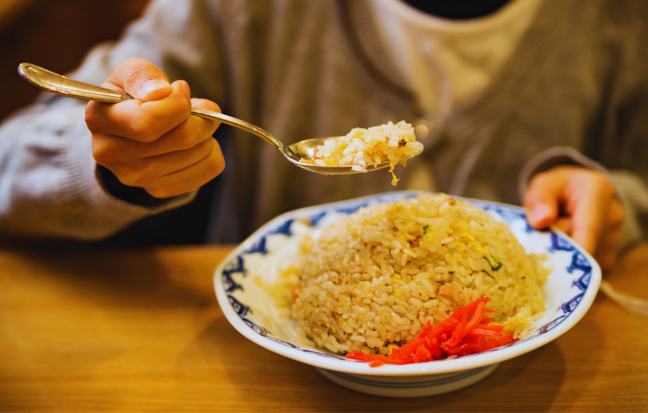 Secondo la psicologia, mangiare velocemente ha vari significati