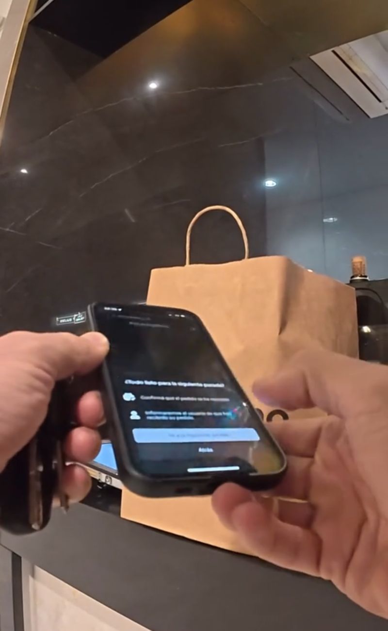 L'ordine di popcorn dal cinema alle 11 di sera ha colto alla sprovvista anche un rider esperto come lui