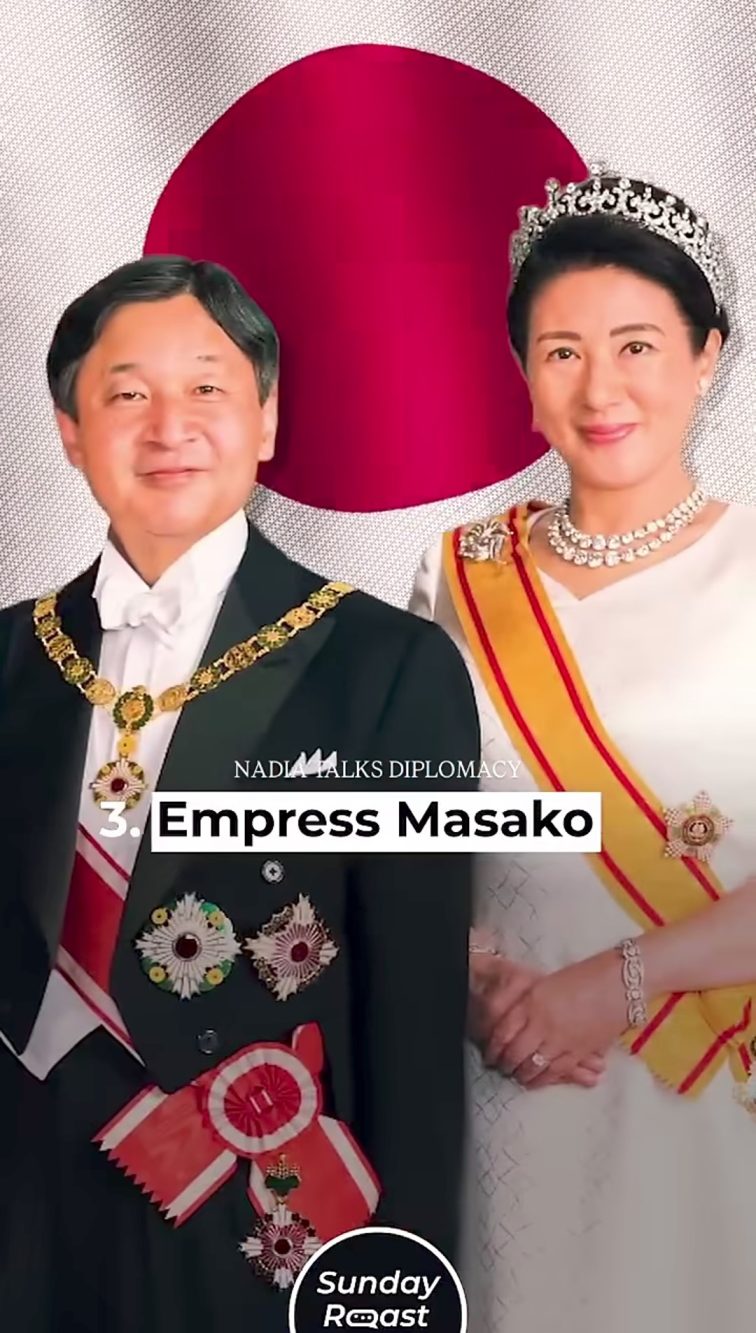 L'imperatore del Giappone e la consorte (presenti e future), insieme al Re o alla Regina d'Inghilterra, sono le uniche tre persone al mondo abilitate a viaggiare senza passaporto.