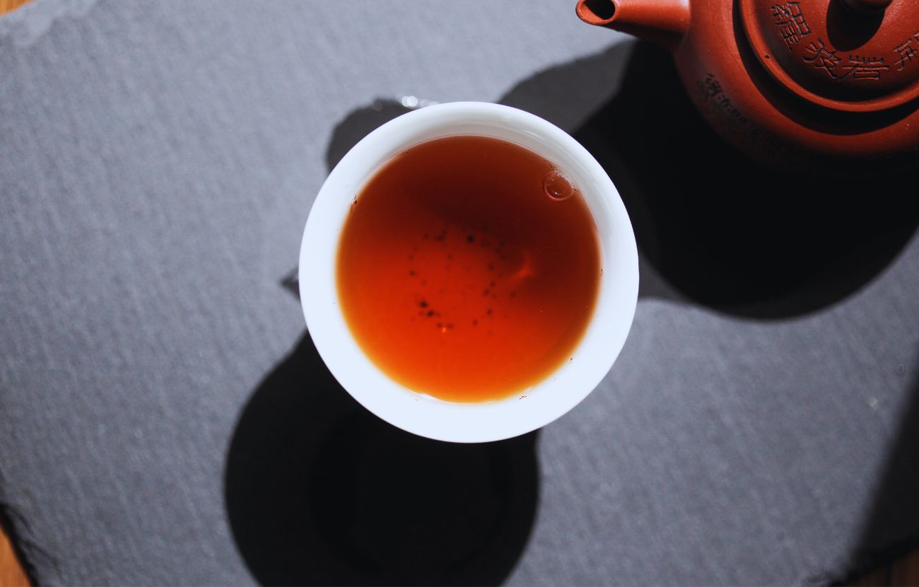 La preparazione di una tazza di tè richiede maggiore impegno e attesa