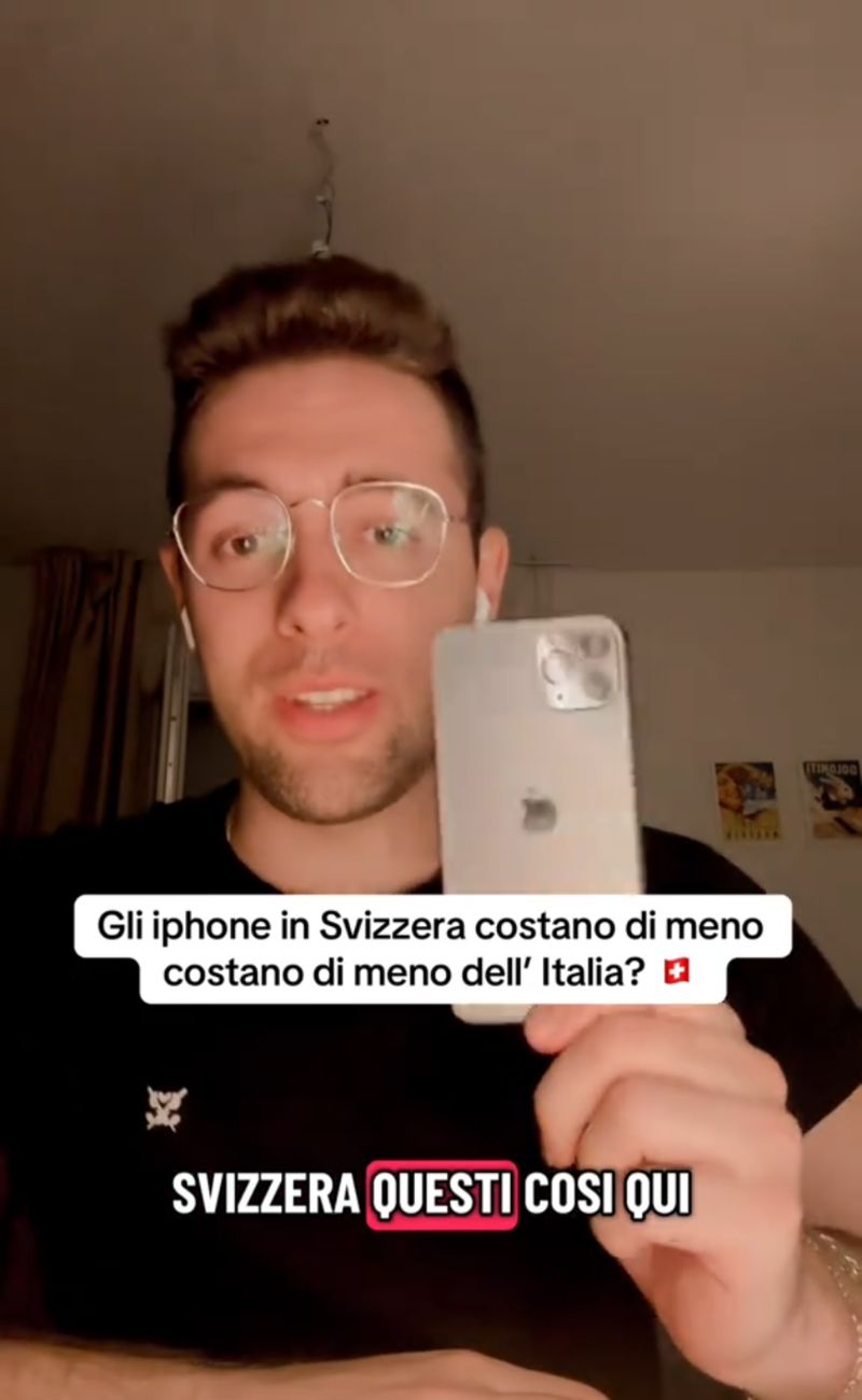 Matteo ha fatto una scoperta inaspettata: in Svizzera, gli iPhone costano circa 200€ in meno rispetto all'Italia.
