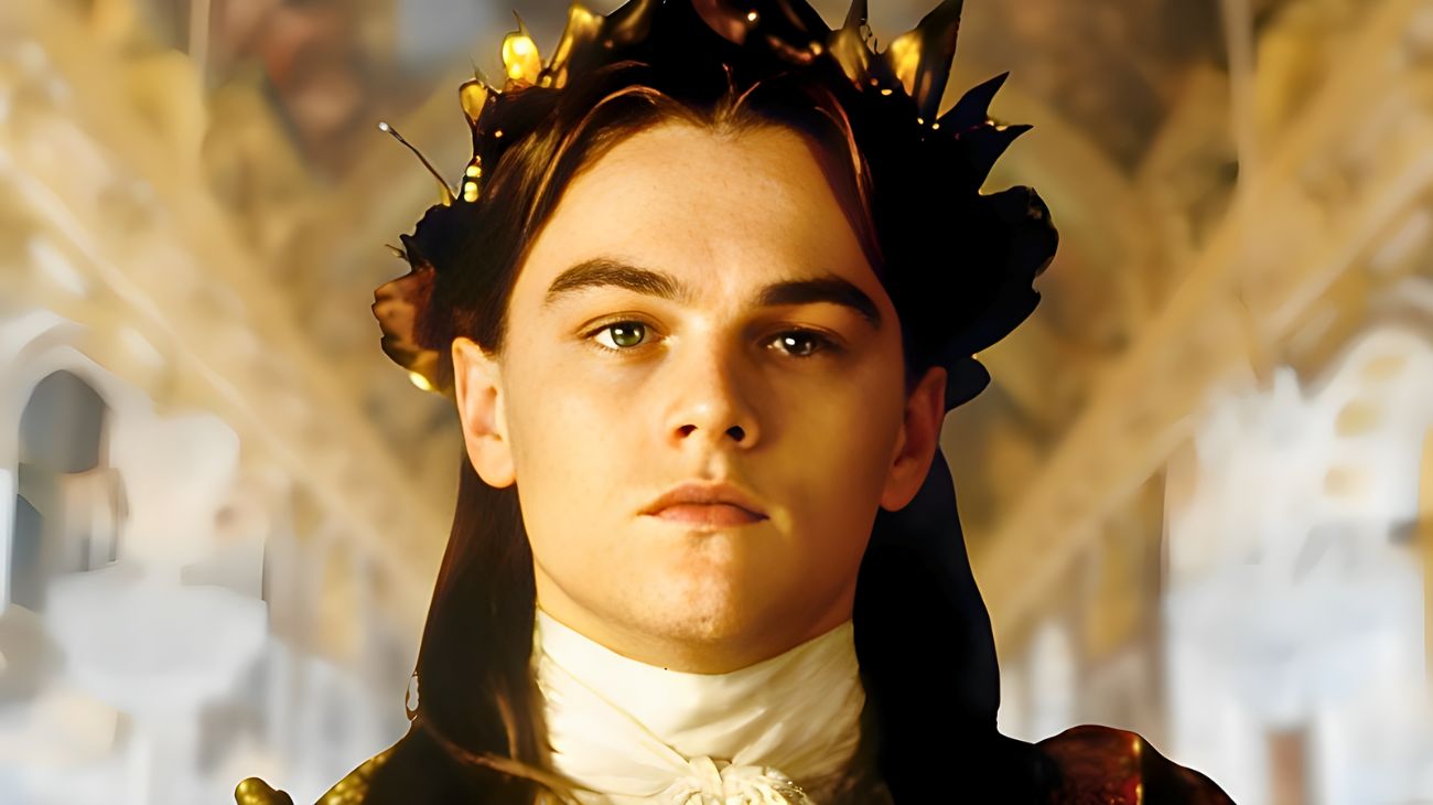 scena maschera di ferro