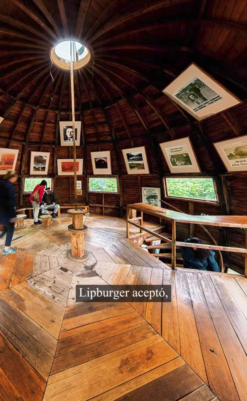 Oggi l'interno della sfera si presenta così