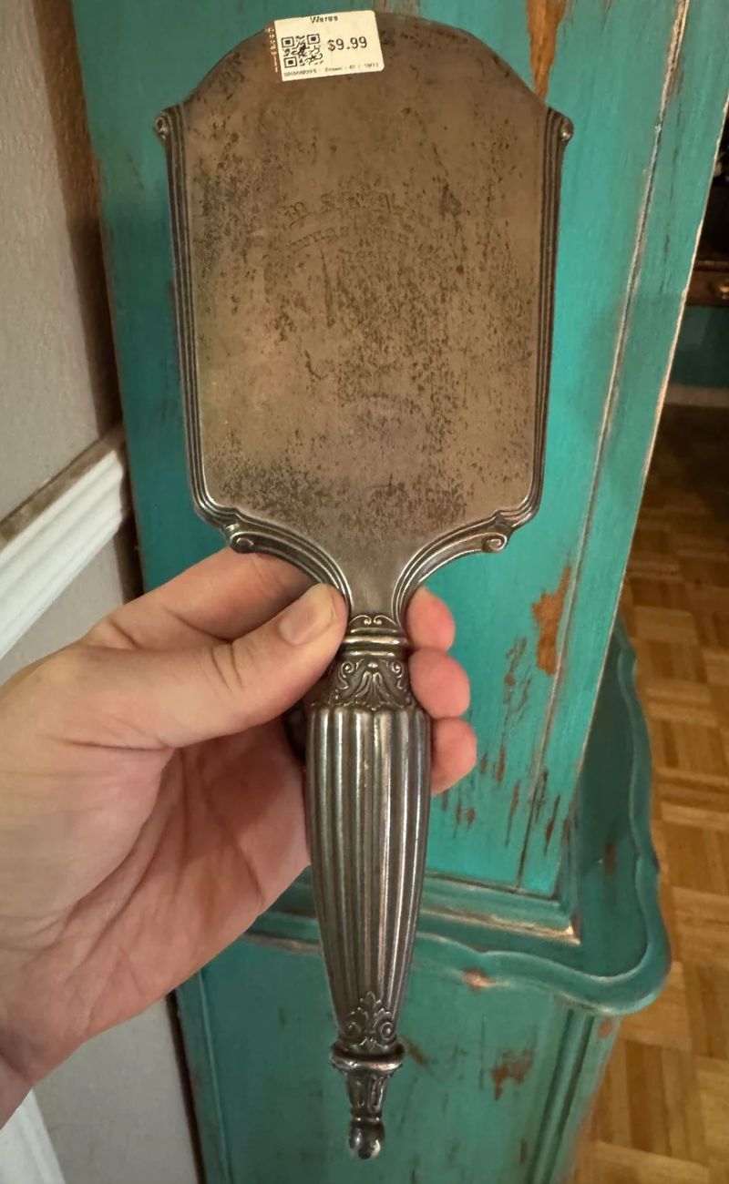 Lo specchio usato pagato 10$ (meno di 9€)